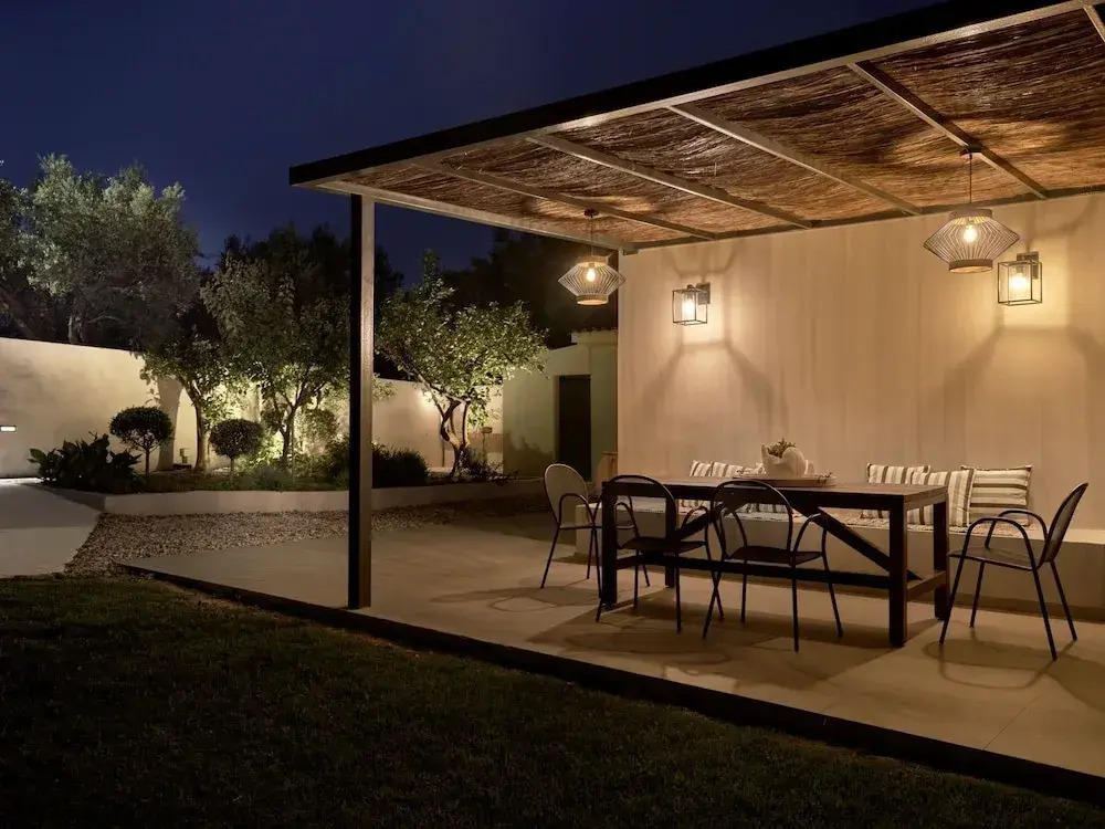 Drallos Luxury Villa - Private Heated Pool & Sleeps 15, by ZanteWize
