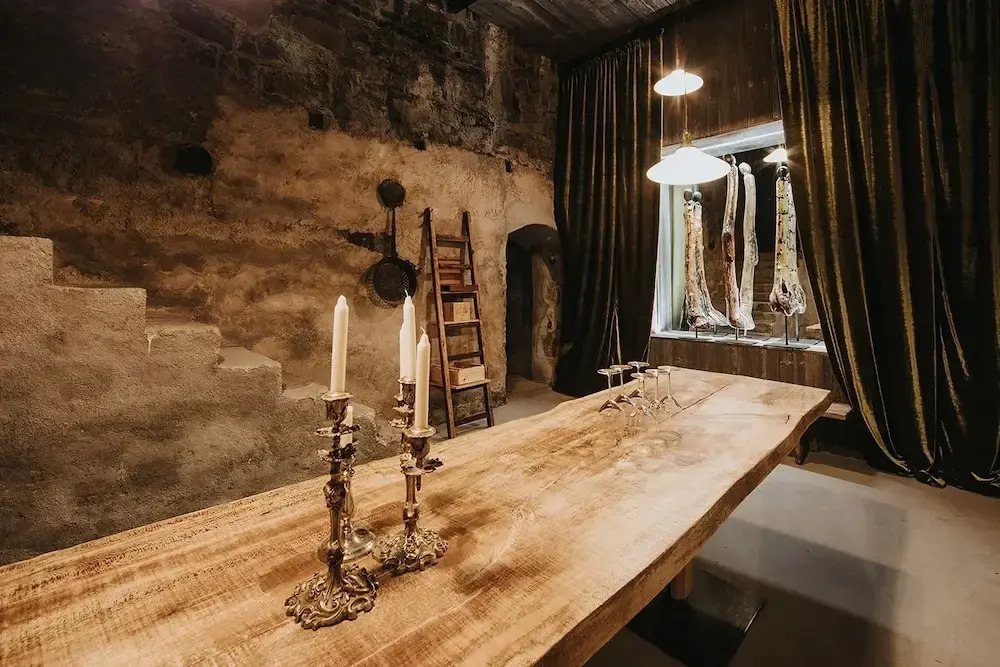 Presulis Hideaway Apartments & Restaurant