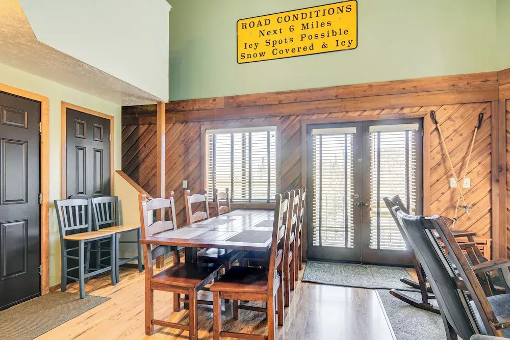1/2 Mi to Brian Head Resort! Mtn-view Condo