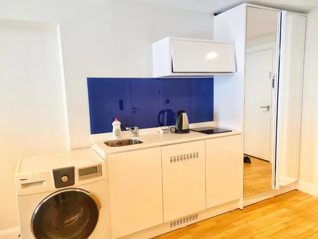 Orbi City Queer5*