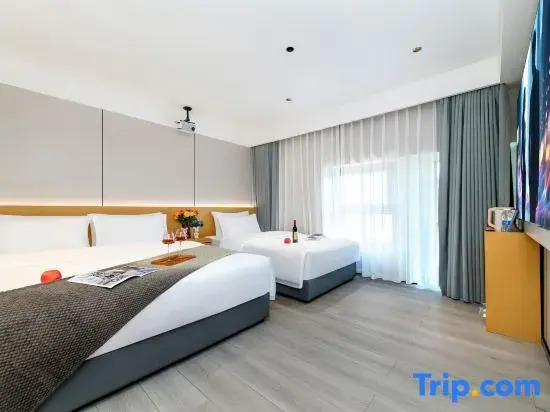 Yingman Hotel (Chongqing East Station Changshengqiao Light Rail Station)