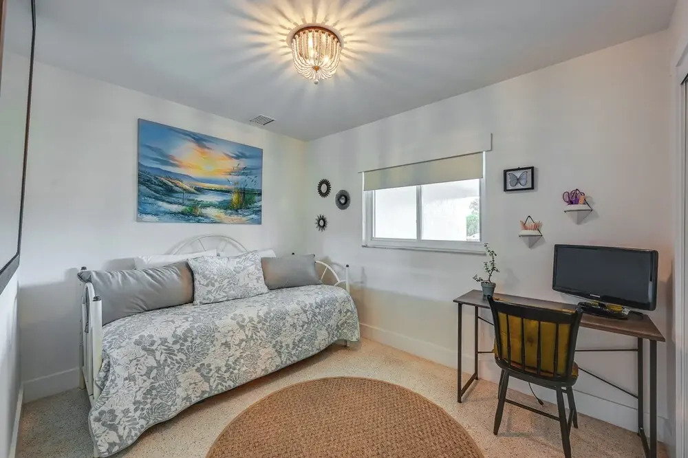 Sunny Florida Escape w/ Patio, Grill & Fire Pit!