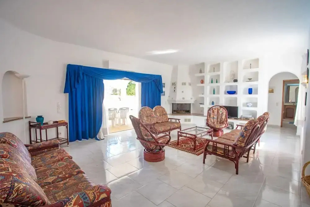 Joana Stunning Villa IS A 10 MIN Walk TO THE BEA