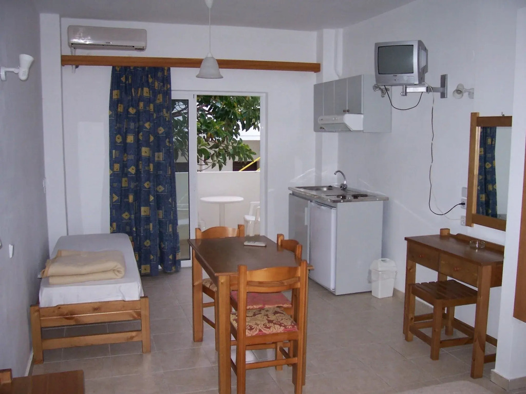 Karmi Studios & Apartments