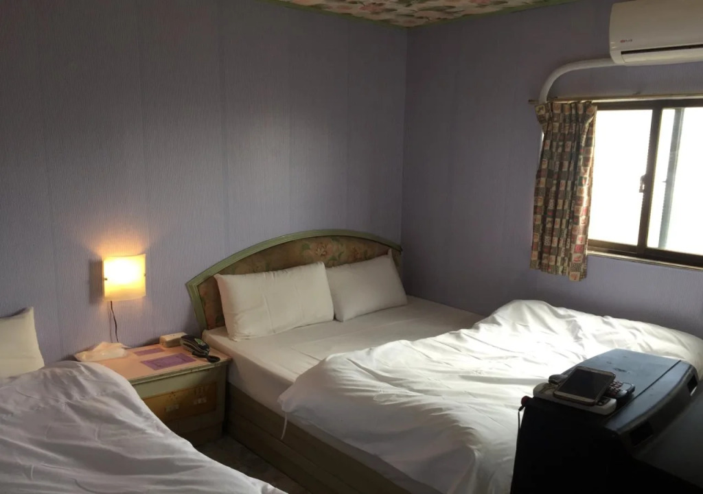 CHEN-FEI Business Hotel