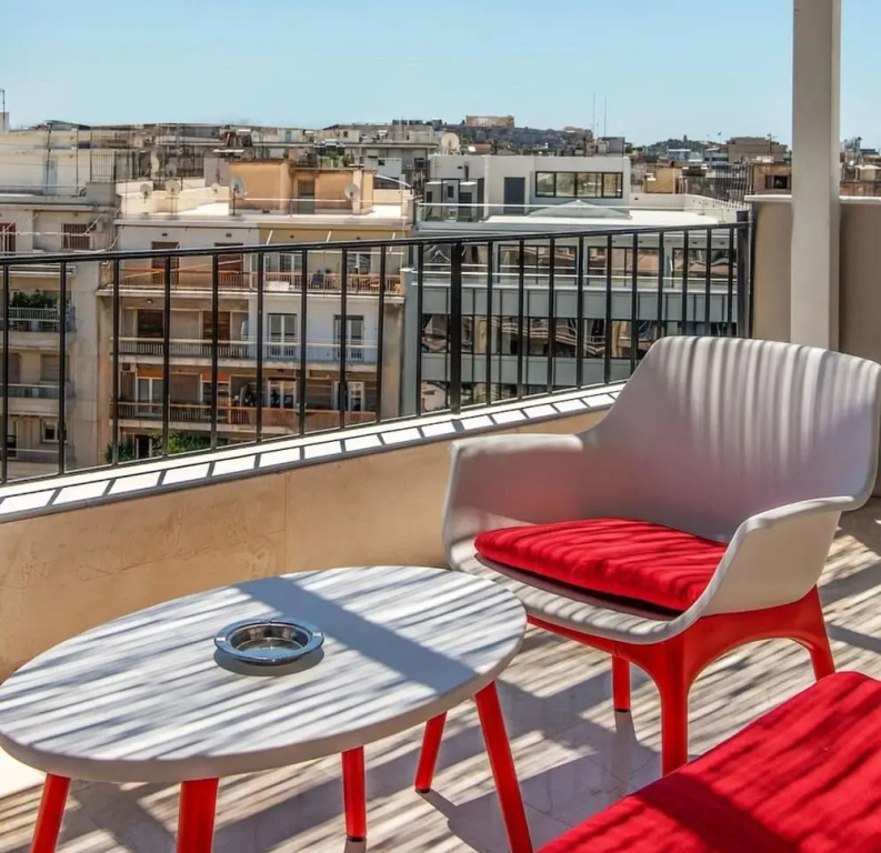 Beautiful View 8floor Loft Apartment in Athina