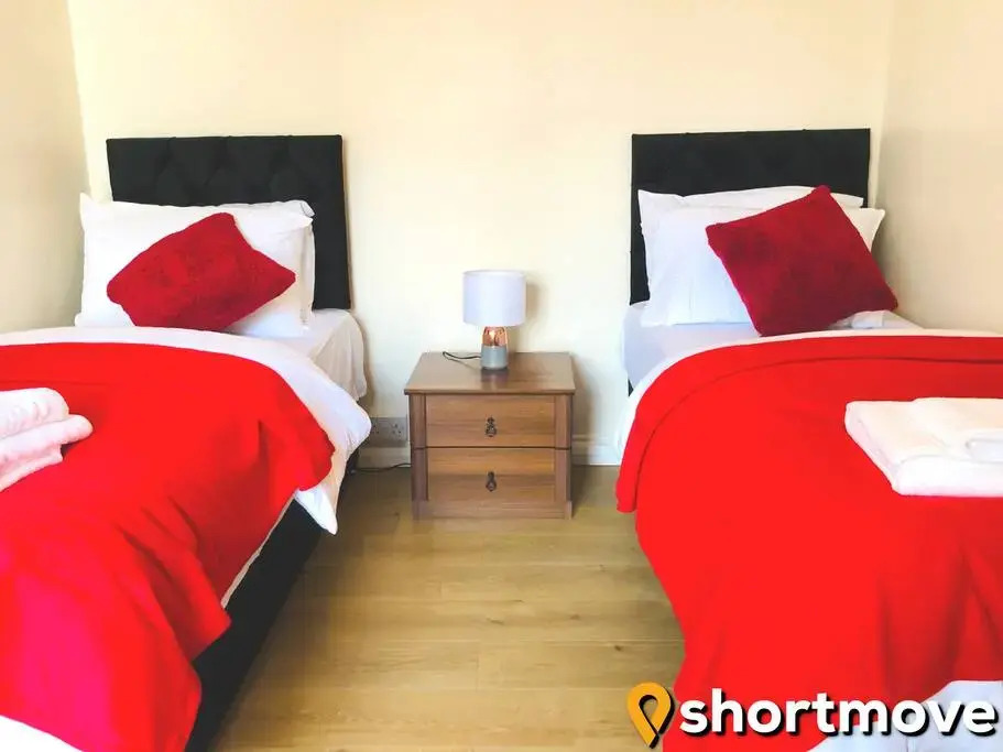 SHORTMOVE►Sleep 7►Contractors►Families►Kitchen