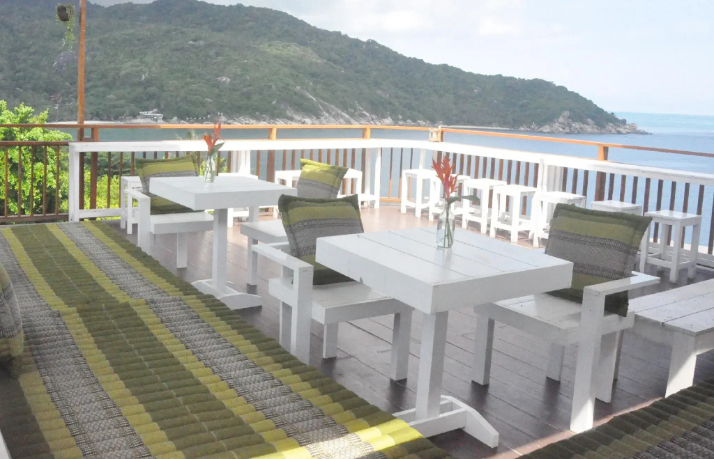 AmaresA Resort & Skybar
