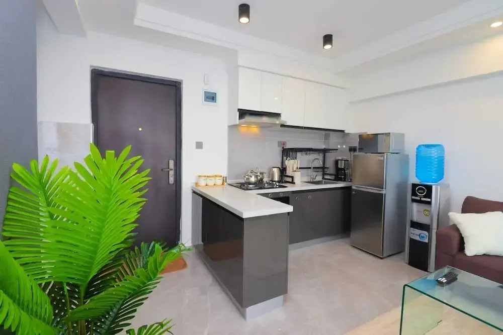 Lux Suites City Oasis Apartments