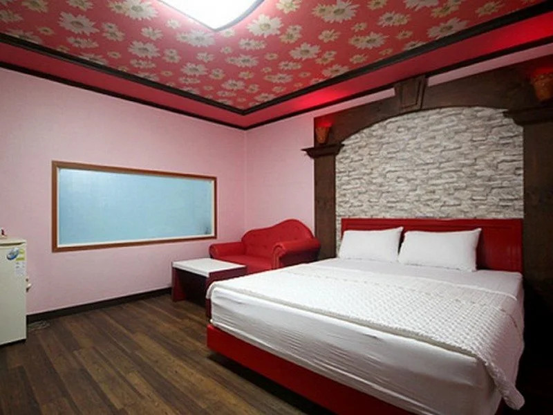 Sky Motel