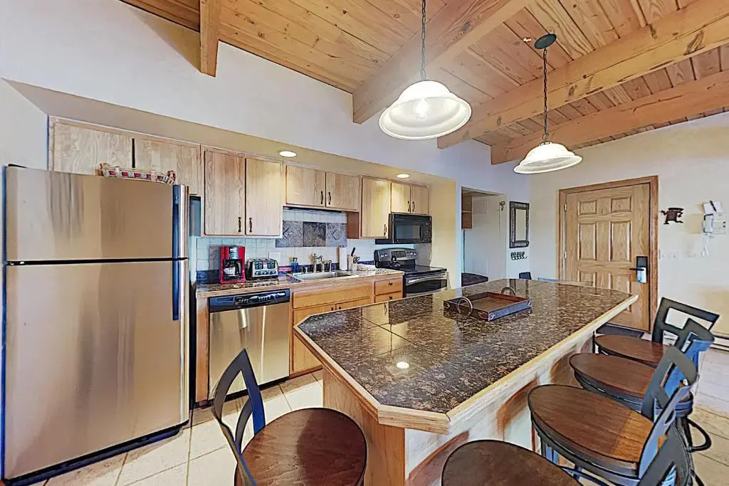 Timberline Condominiums 2 Bedroom Deluxe Unit B1D