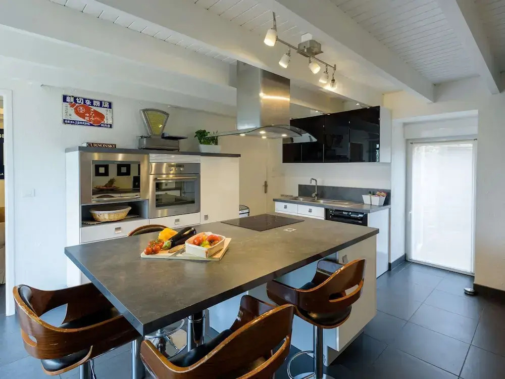 Peaceful Holiday Home in Plouguin with Indoor Pool