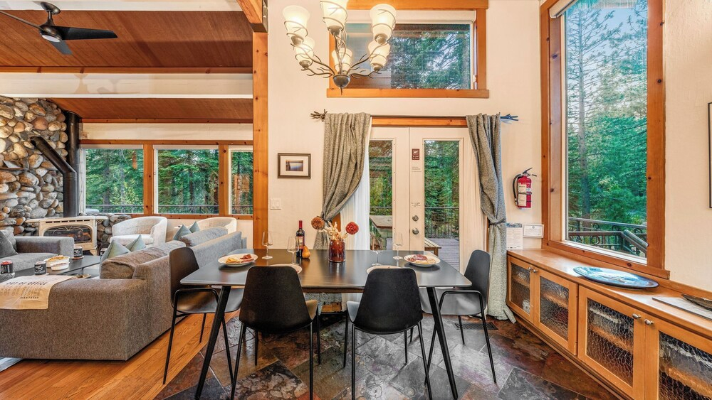 Year-round Tahoe Escape With Hot Tub & Outdoor Dining Timberline Haven by Avantstay