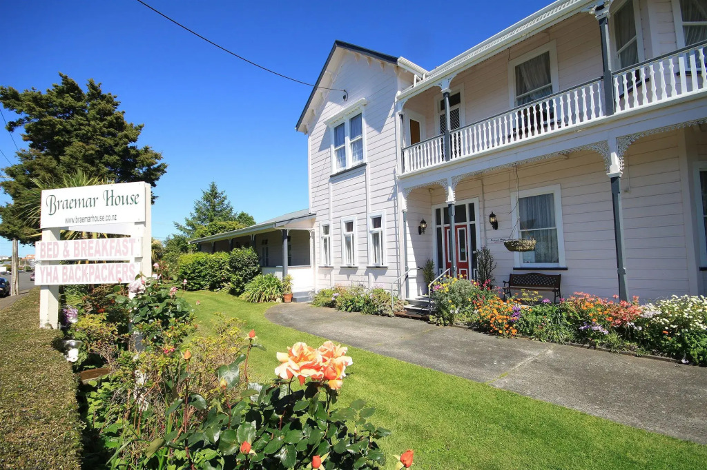 Braemar House B&B and YHA Hostel