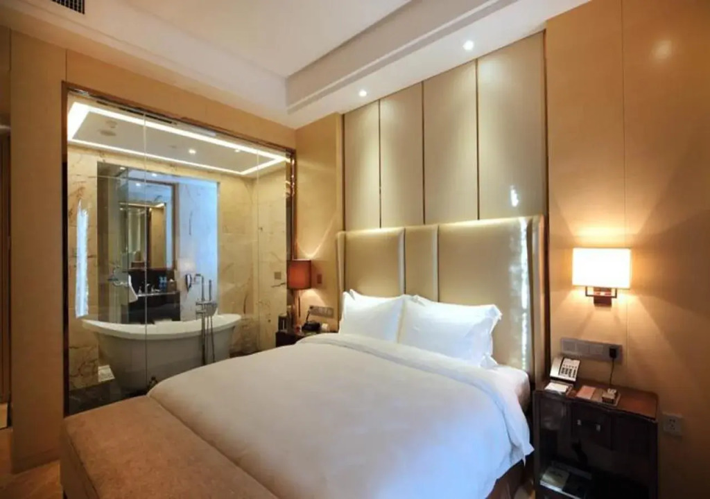 Days Hotel Wenyi Anhui