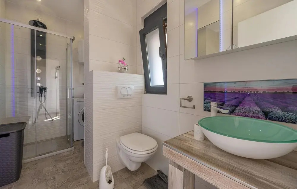 Beautiful Home in Vir With 4 Bedrooms and Wifi