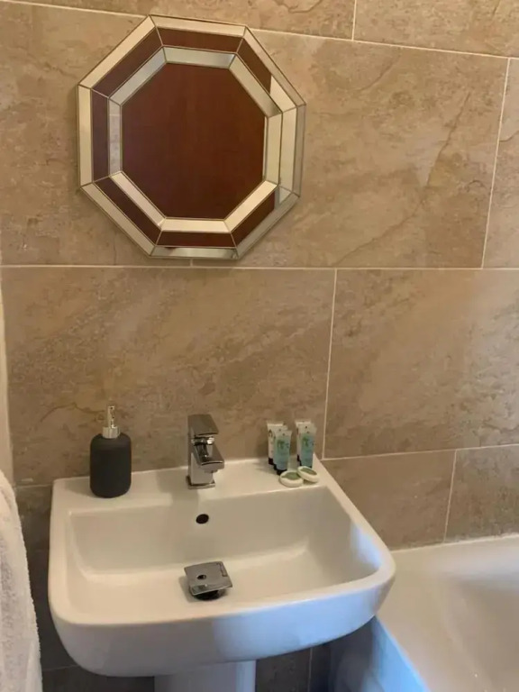Sherwood- Nottingham Castle- Contractors- Free Parking- Long and Short Stays