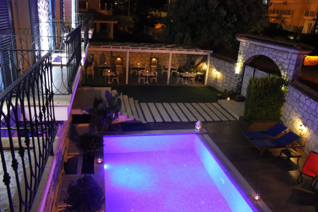Tarçın Alaçatı Otel