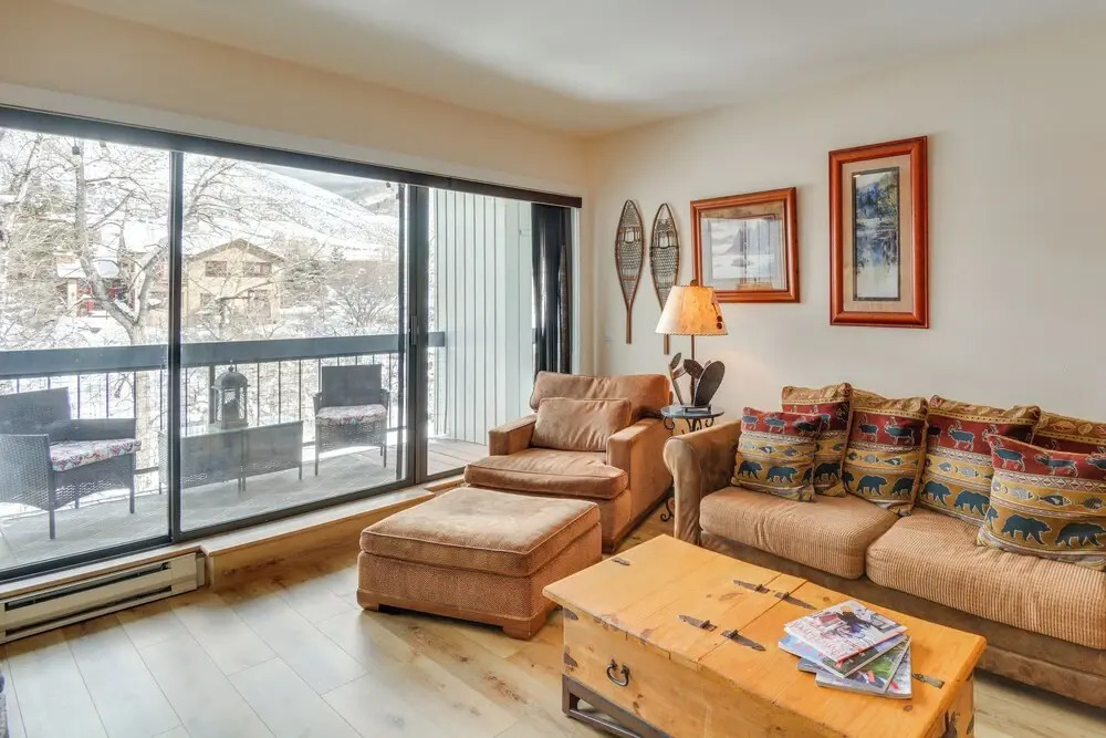 Private Ski Retreat in Avon: Eagle River Views!