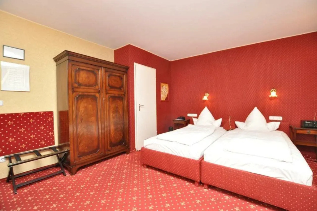 Hotel Altmünchen by Blattl
