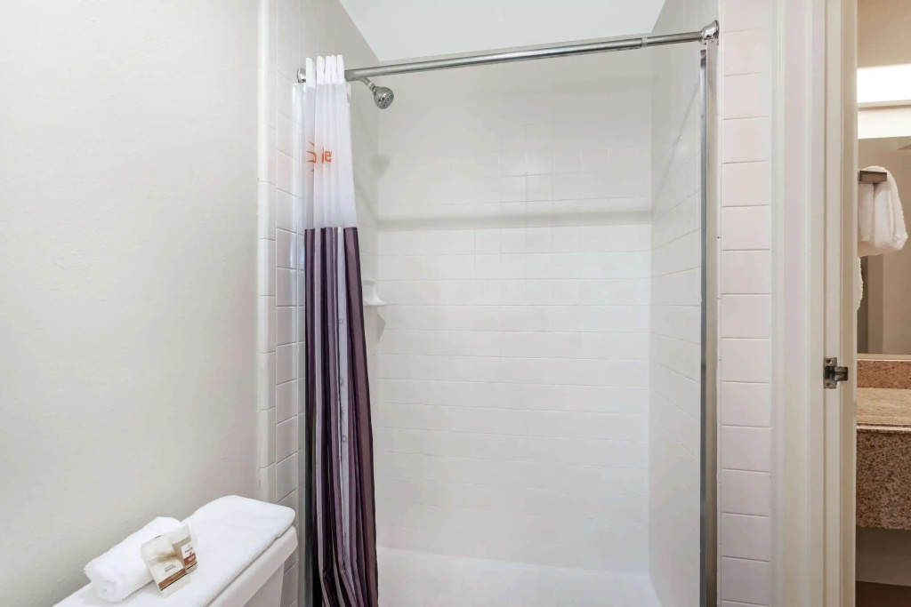 Отель Baymont by Wyndham Orlando South