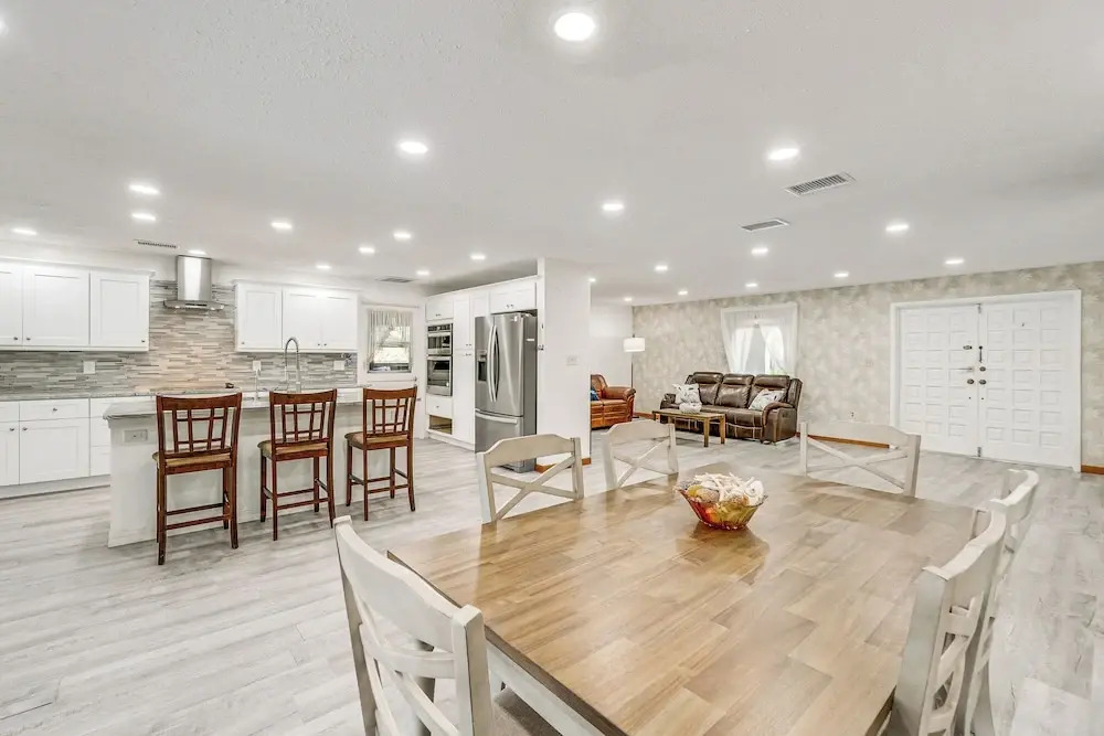 Port Charlotte Retreat w/ Lanai + Private Pool!