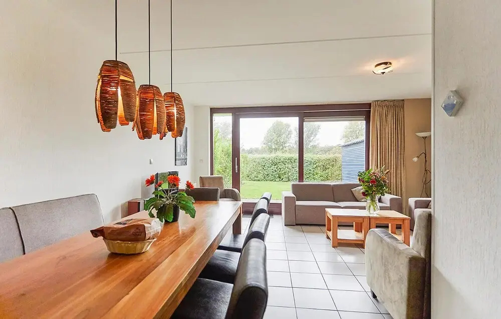 Amazing Home in Heinkenzand With Wifi and 4 Bedrooms