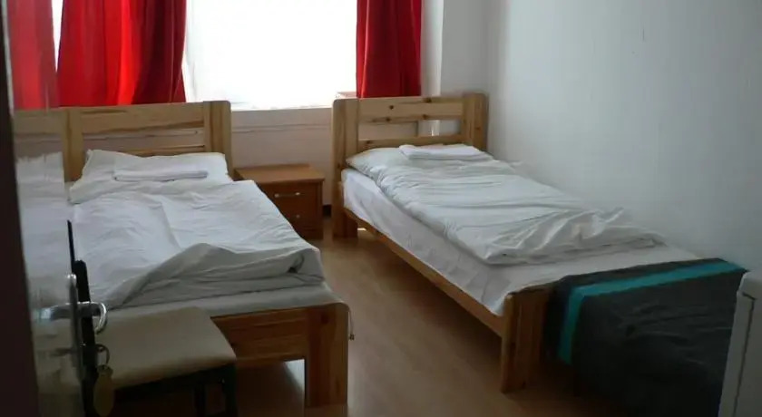 Summer Hotel Hill