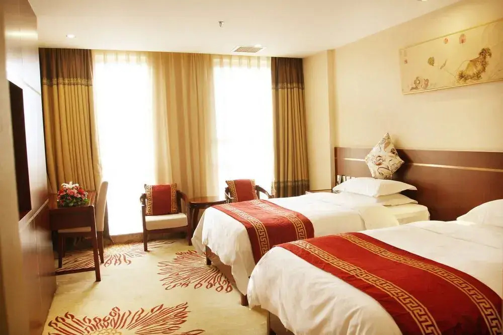 Fuyong Yulong International Hotel