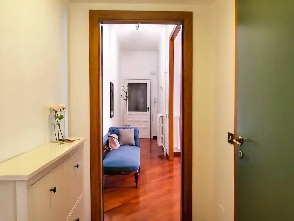 JOIVY Wooden Guerrini Apartment