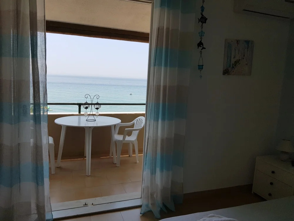Menigos AA2 n o62 SeaView 2Bedroom