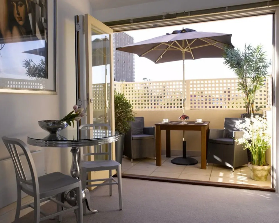Andre's Mews Luxury Serviced Apartments