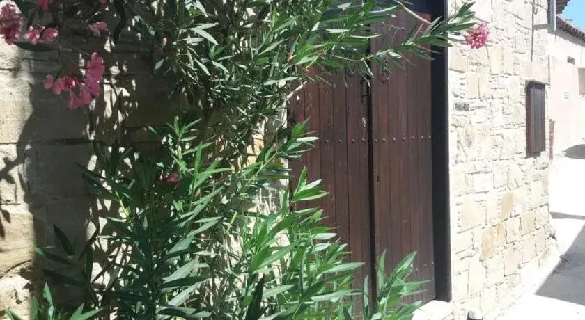 Vrakas House