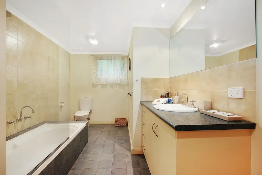 Alpine Vista - Short walk to town centre