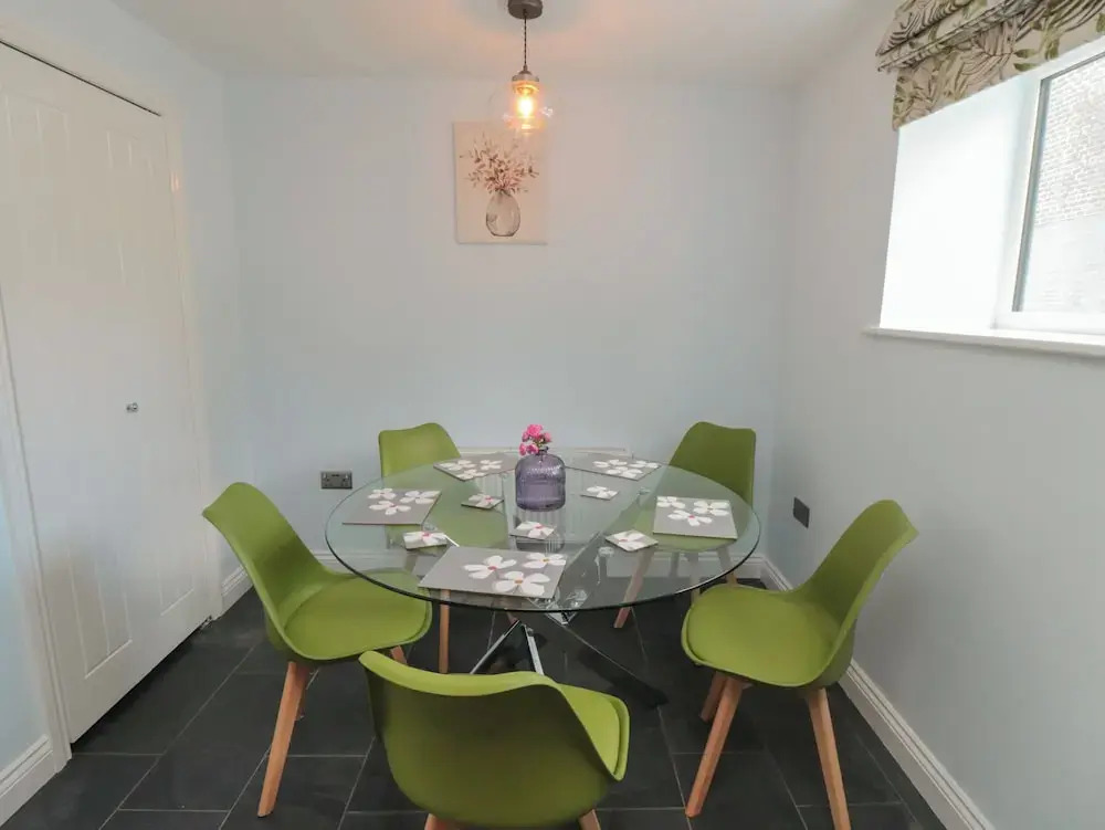 2 Staveley Cottages