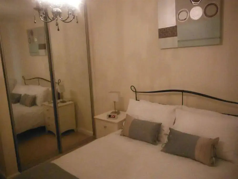 Select Serviced Accommodation - Gweal Place