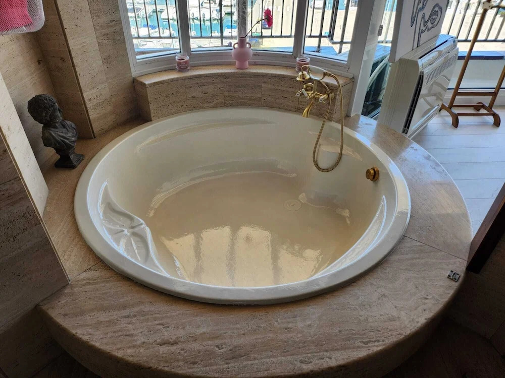 Solo Atico Guest Suites