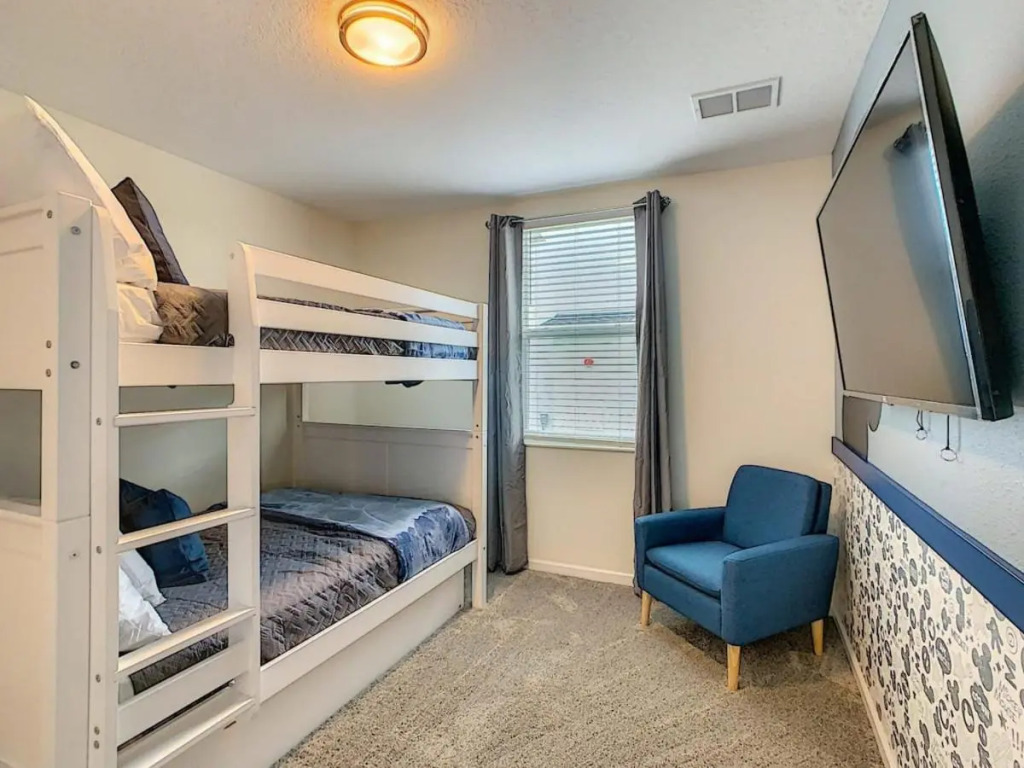 Stunning 2BR Condo in Four Corners with Game Room and free resort amenities
