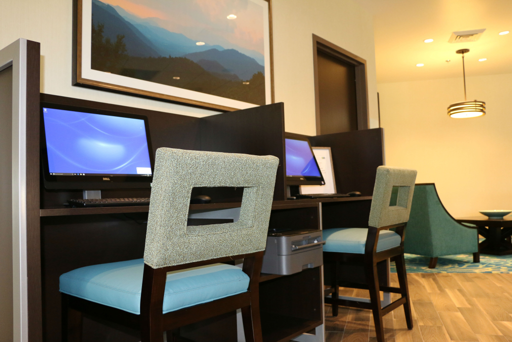 Holiday Inn Express & Suites - Hendersonville SE - Flat Rock by IHG