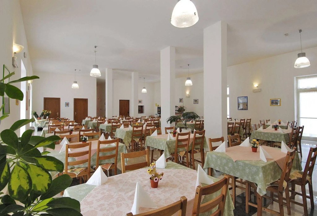 Hotel Happy