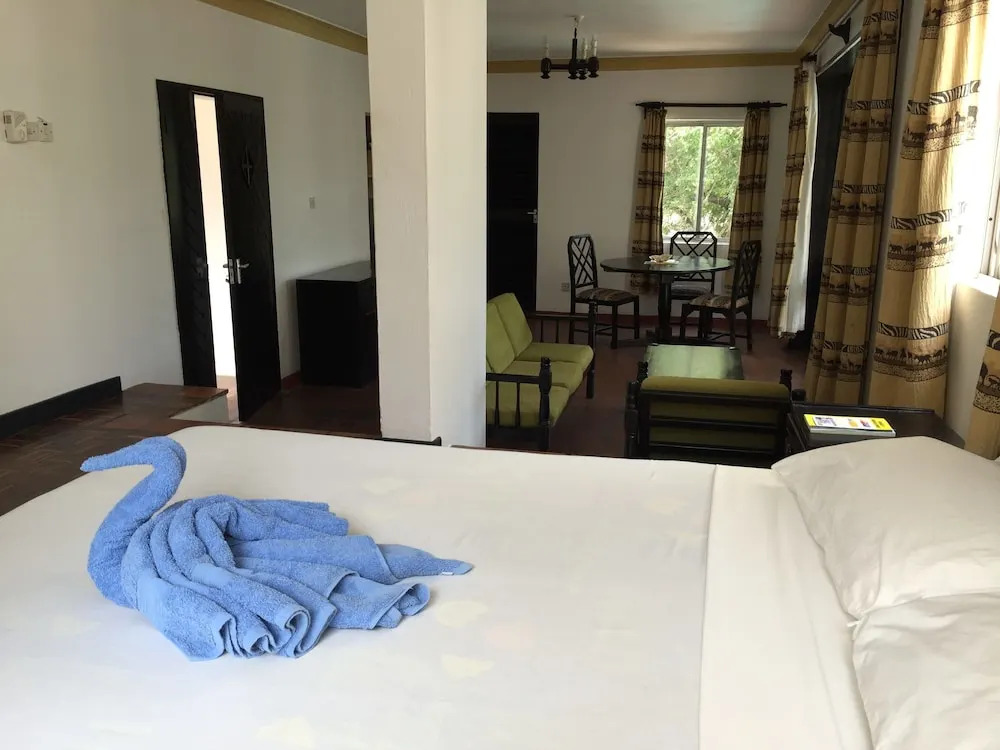 Wayside Beach Apartments
