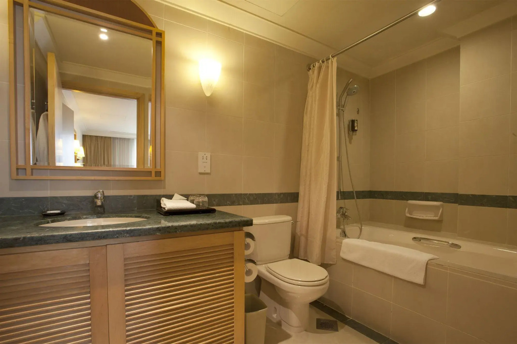 Lanson Place Winsland, Singapore
