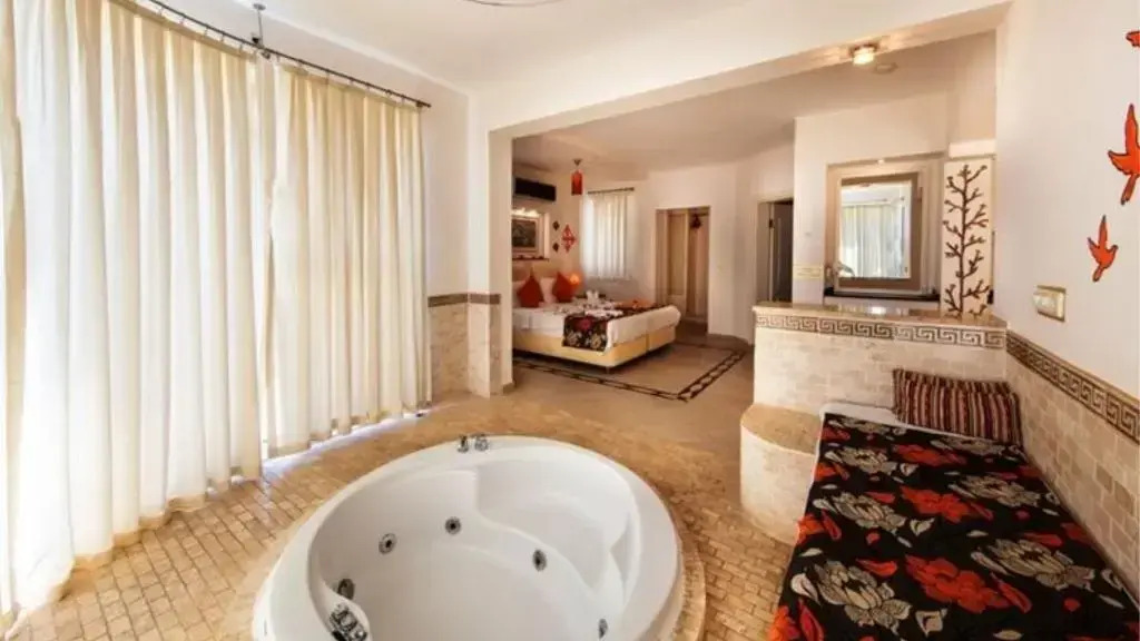 Sertil Deluxe Tropical Suites