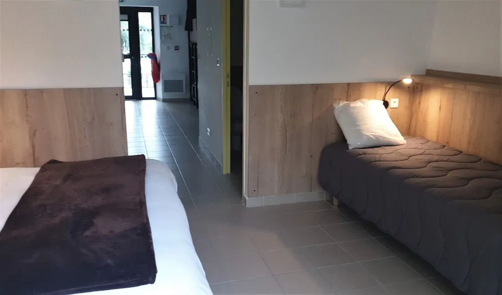 Hostel Les Terrasses du Roc