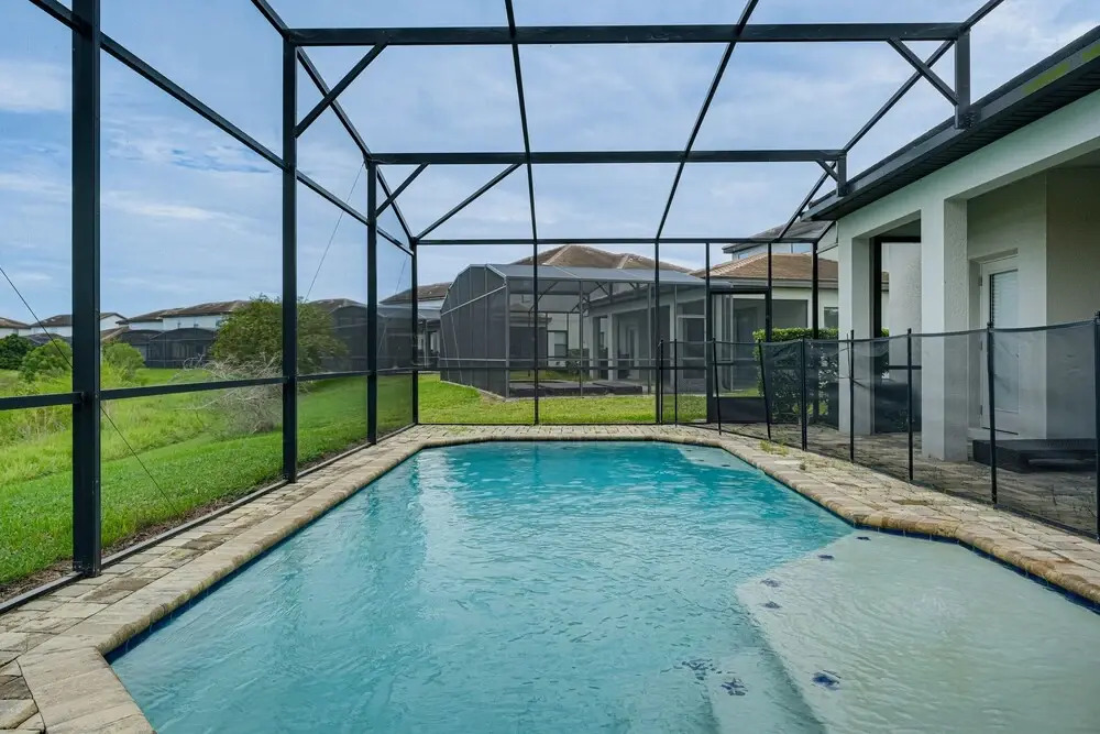 Balmoral Resort-198kb 4 Bedroom Home by RedAwning