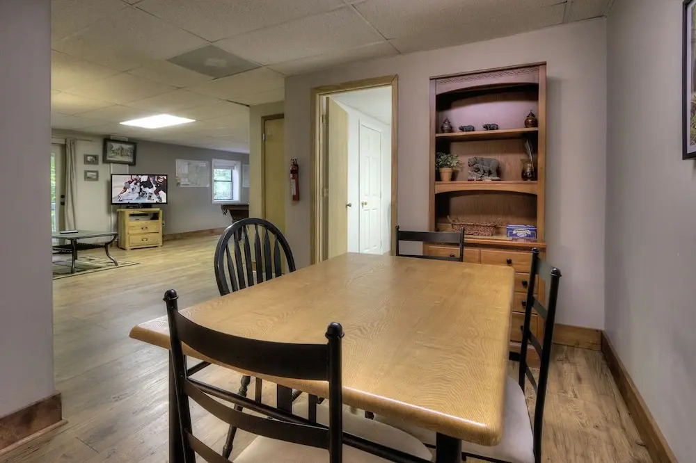 Bears Delight  320 - Three Bedroom Cabin