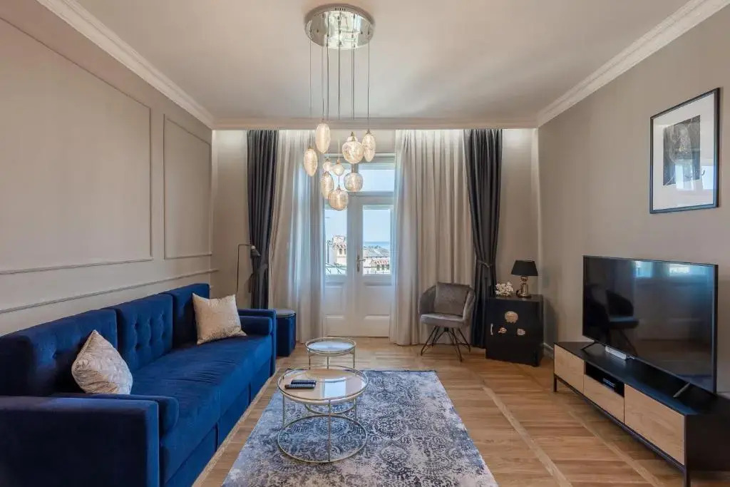 Luxury Peitho Residence