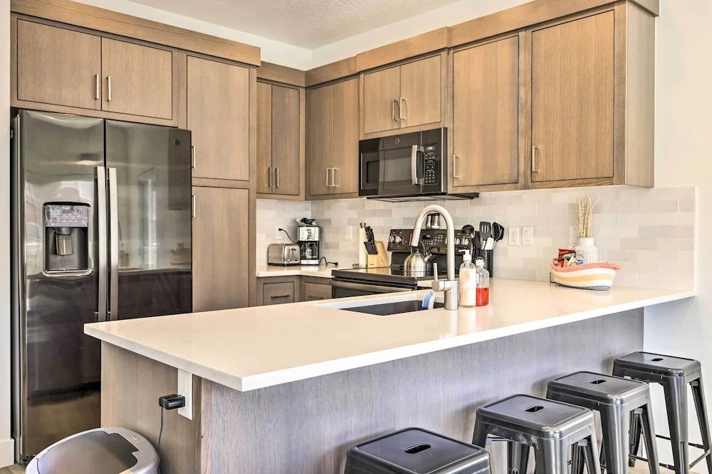 Spacious St. George Townhome w/ Grill & Views!