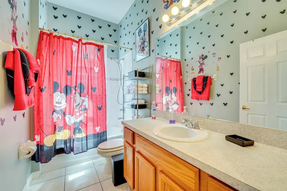 20 Mi to Disney: Family Home w Pool in Davenport
