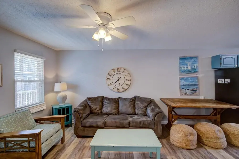 Fantastic Condo in Gulf Shores Directly on the Beach With Pool Covered Parking